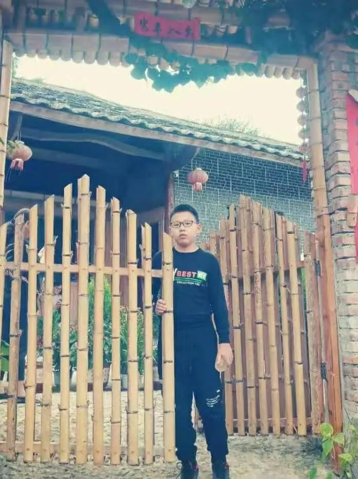 升旗仪式护旗手发言稿,第十周升旗仪式