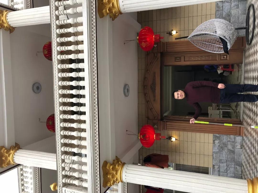 金十成功举办交易员“对话”论坛，寒哥带实盘兄弟蒸海鲜线下做单