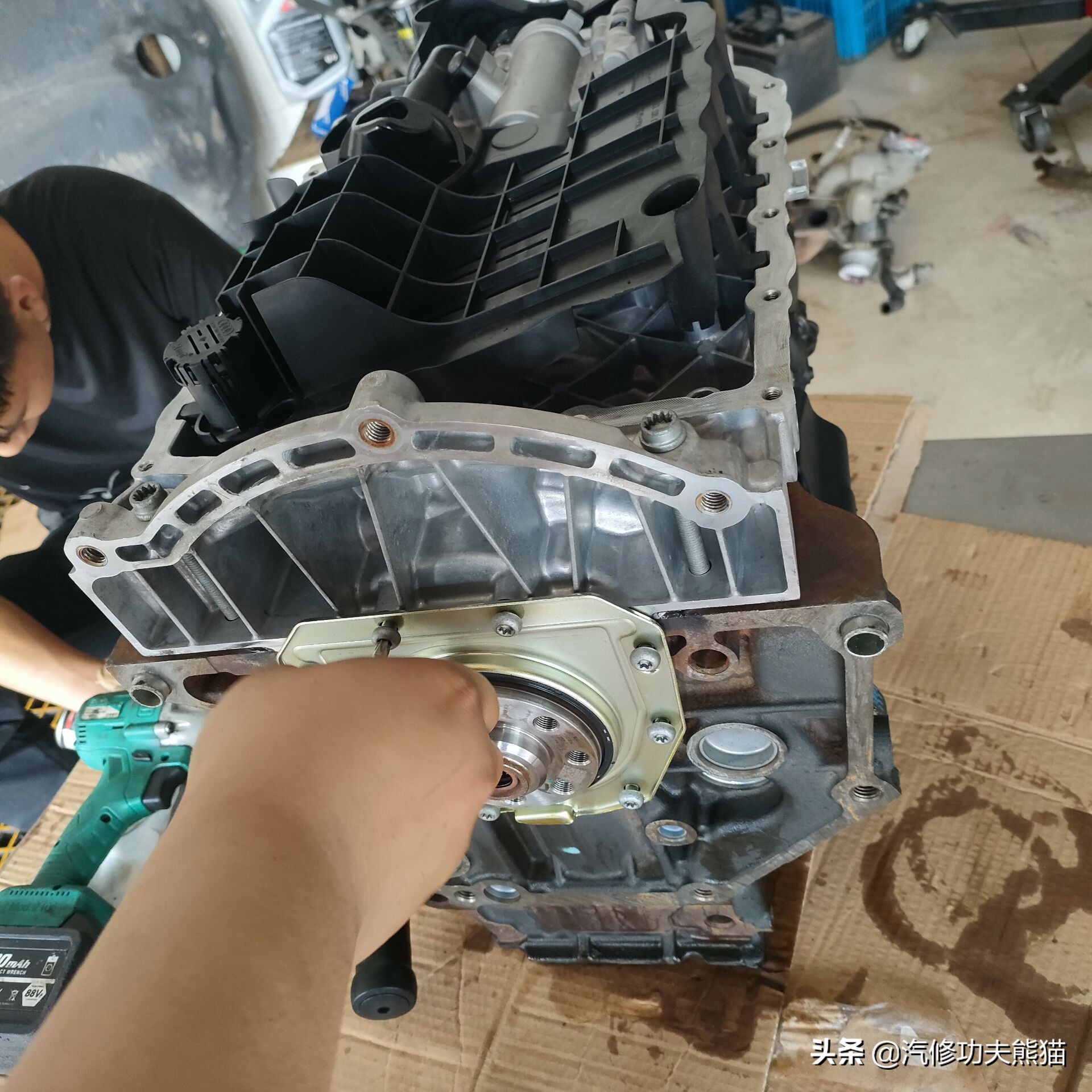 爱车养护烧机油要趁早治理,爱车烧机油