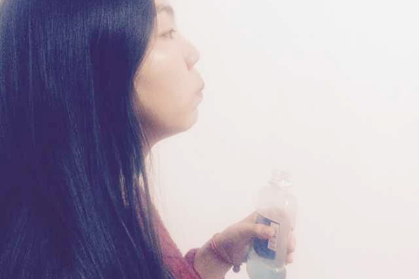 从牙齿缝里掏出很臭的东西怎么治,牙齿烂掉只剩牙根流血还臭怎么办