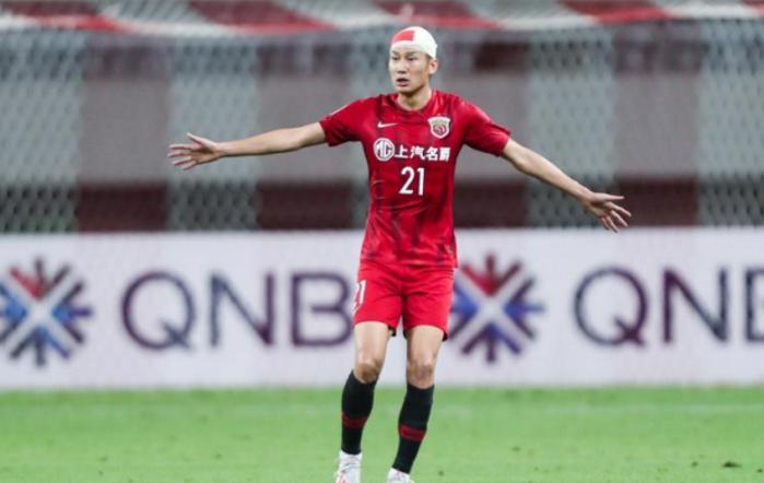 韩国选手竖中指,亚冠裁判的判罚引起了争议