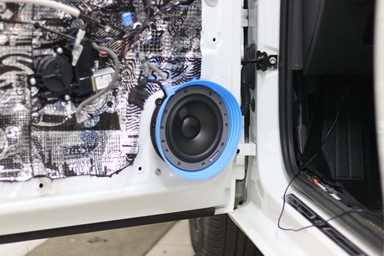 哈尔滨香坊汽车音响改装,哈尔滨汽车音响改装效果图