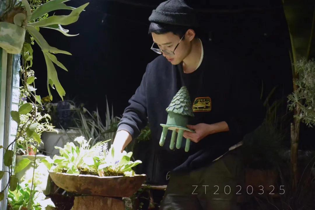 90后男孩住进郊区老屋，徒手打造400㎡自然花园，里面装满小精灵