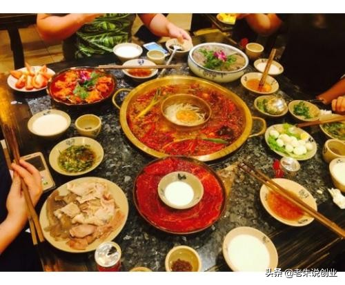 火锅店一个月赚2w,火锅店月入200万的方法