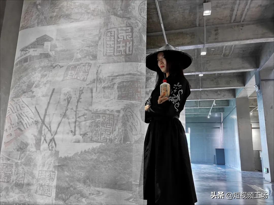 玲爷发起全网挑战1个月涨粉500万,挑战1000粉丝话题涨粉一亿