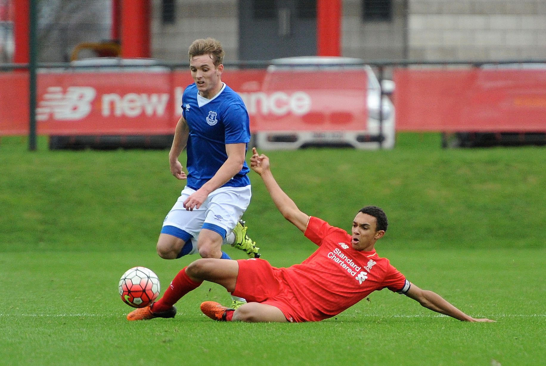 利物浦克洛普阿诺德踢什么位置,阿诺德和德布劳内的任意球谁更好