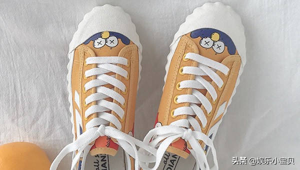 2019春季最流行小白帆布鞋 (适合女学生党穿的平价高帮帆布鞋)