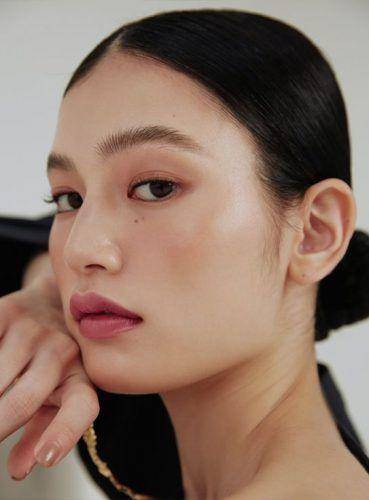 方脸女生是不是很难看,方脸太高级了