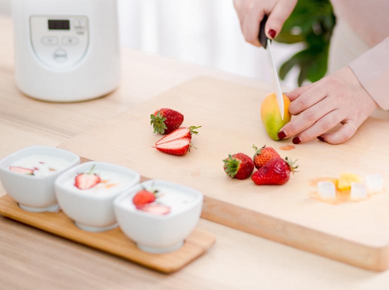 家用酸奶机做出来的酸奶什么样子,家庭做酸奶要用酸奶机吗