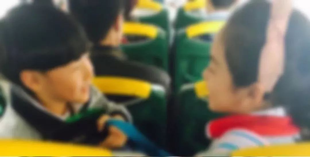 20年来第一次亲嘴，啵一口就跑了|16个巨甜瞬间，看完就恋爱了