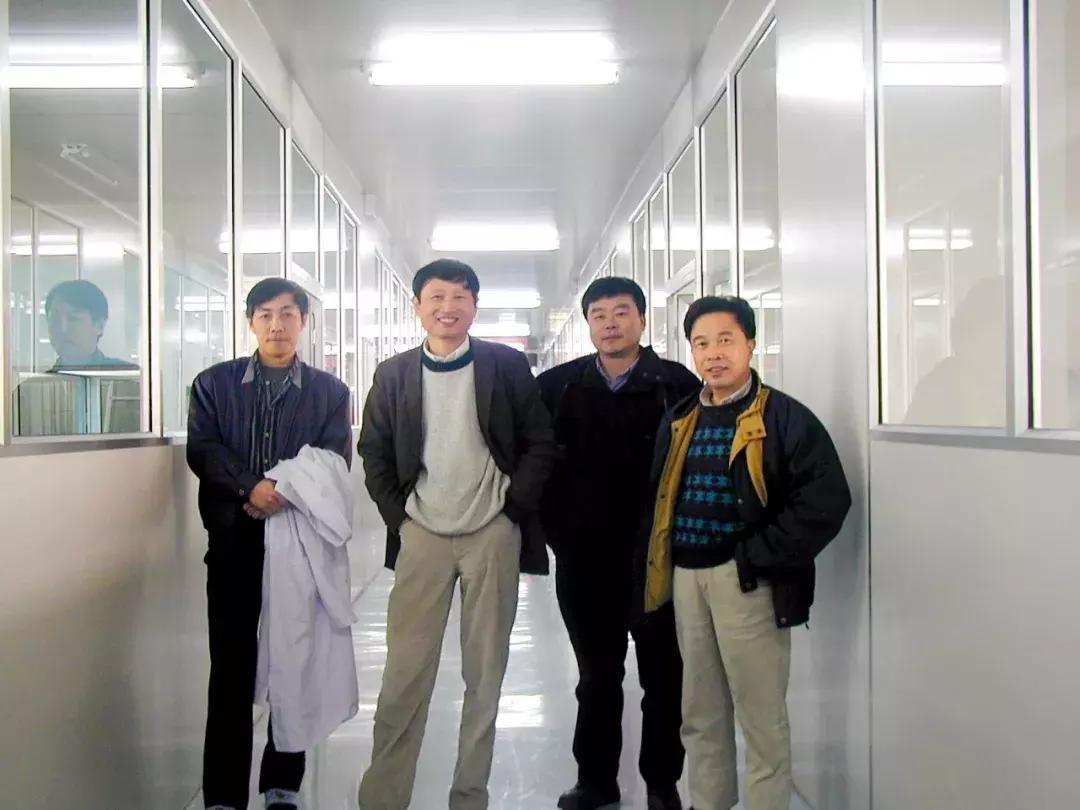 华大基因汪建个人简介,人民日报点评华大基因汪建