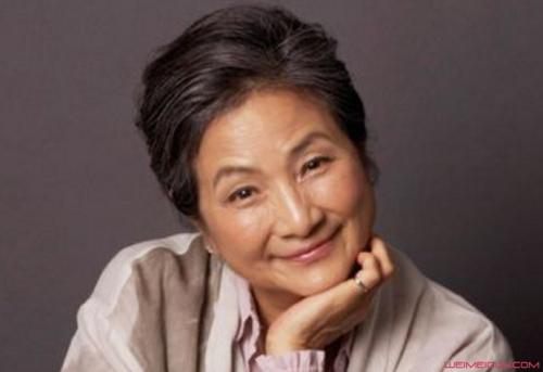 郑佩佩怀孕8次,郑佩佩的一生恋情