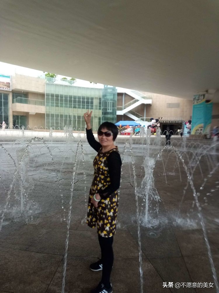 可爱的少妇自拍越来越丰满越来越成熟了