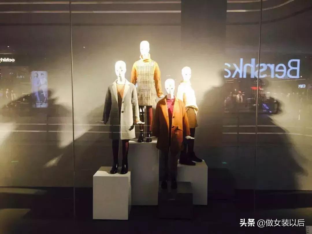 橱窗太透明怎么遮挡,橱窗灯光怎么装比较亮