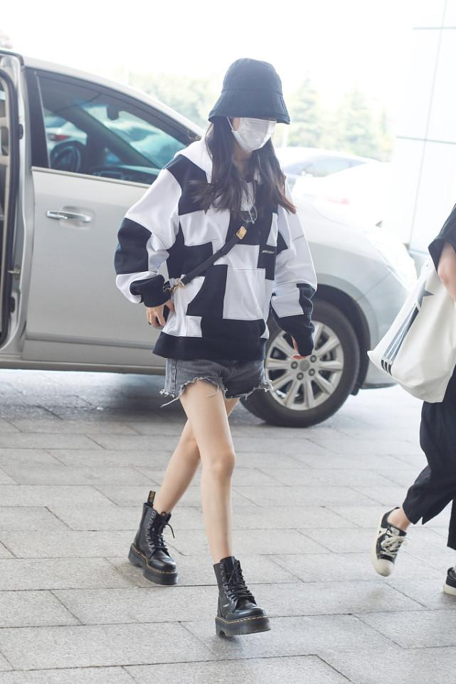 赵丽颖私服穿搭很高级,赵丽颖穿搭同款衣服