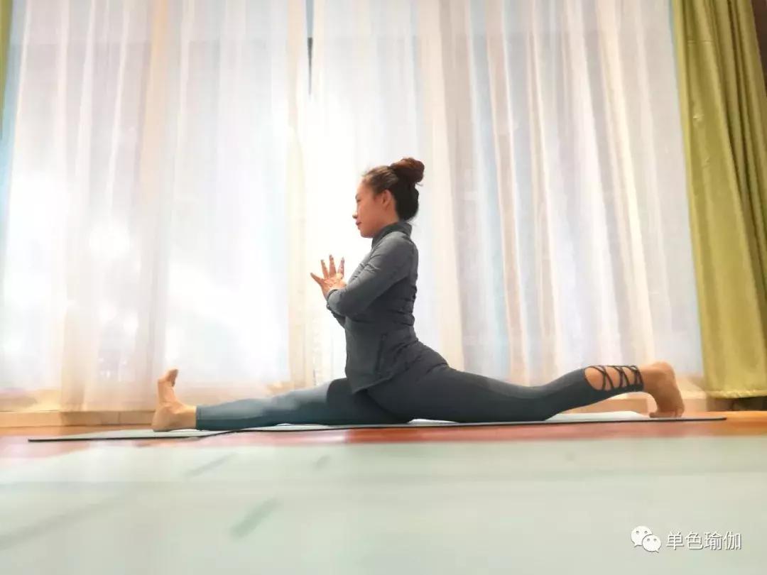 零基础解锁一字马教你一招,你有一份健身攻略注意查收