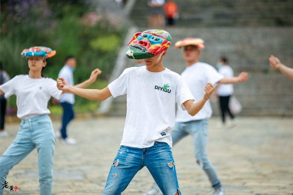 酉阳叠石花谷生命之源,酉阳叠石花谷景区4月份开花