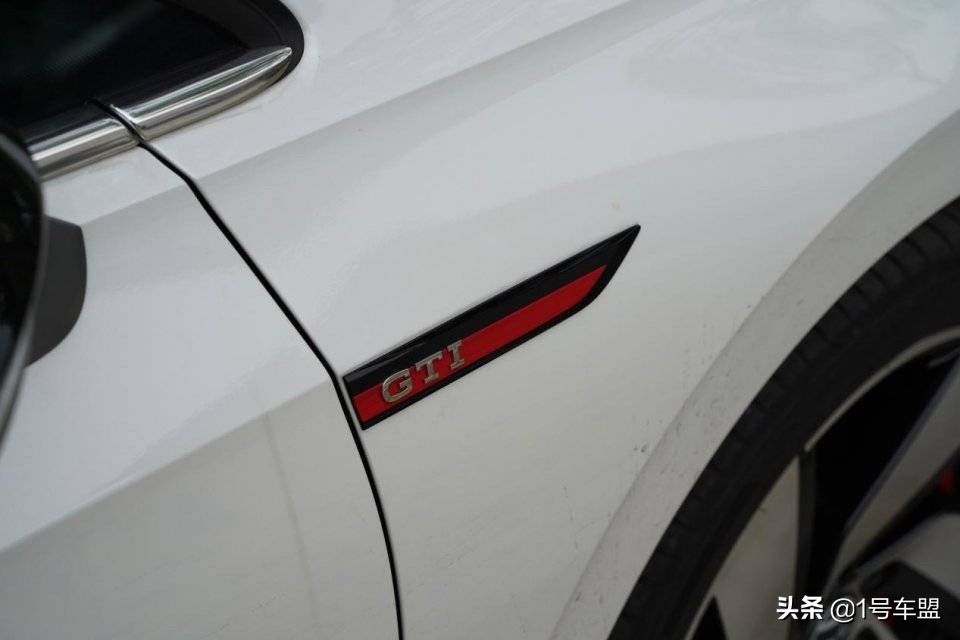 第八代高尔夫GTI测评,第八代高尔夫gti多少匹