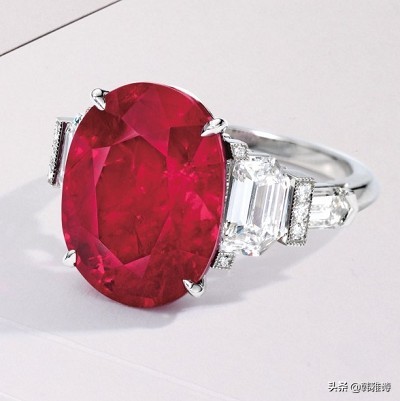 10.64ct紫粉色钻石在香港珠宝秋拍最终以1.56亿港币成交