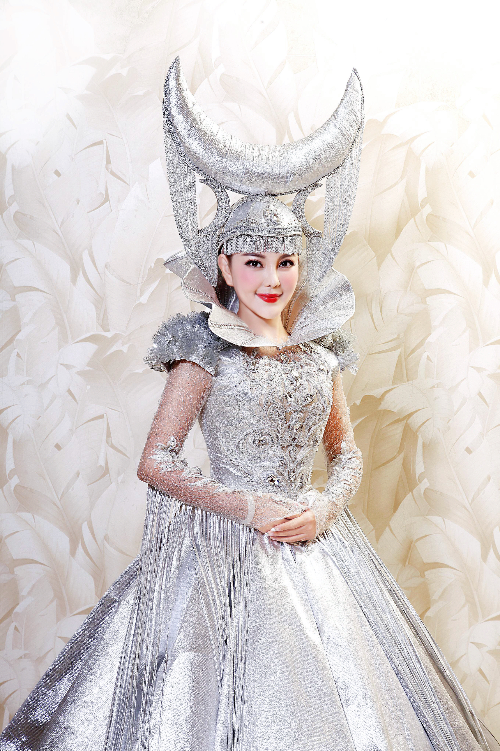 乌兰图雅抖音最红歌曲视频,乌兰图雅唱歌的抖音视频