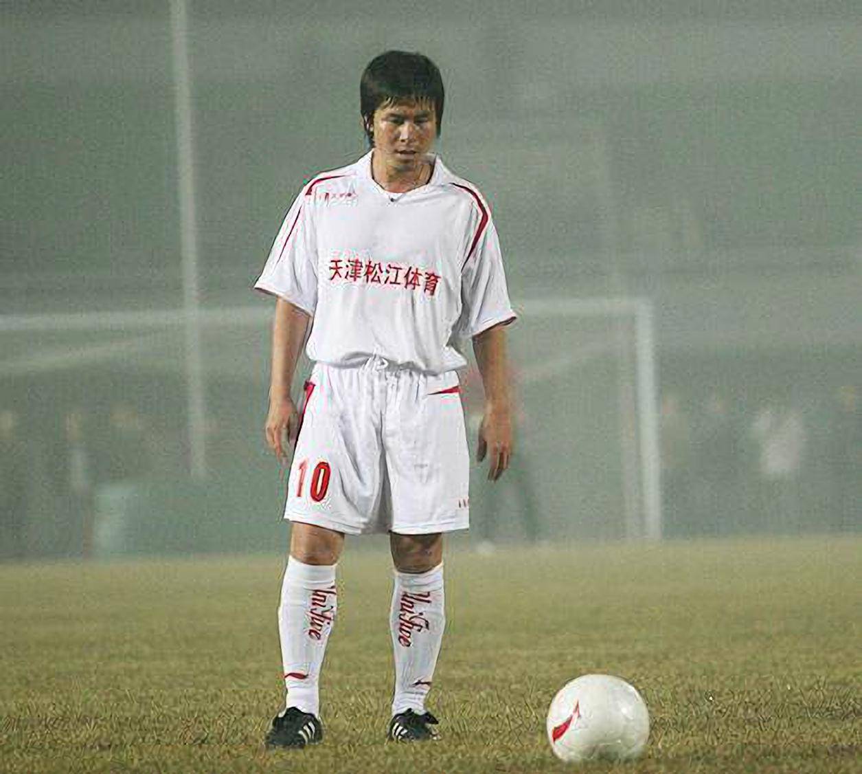 主教练彭伟国,中国足球球员彭伟国