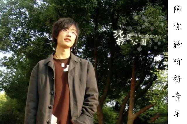 许嵩灯火阑珊处晚安视频,许嵩演唱的千百度