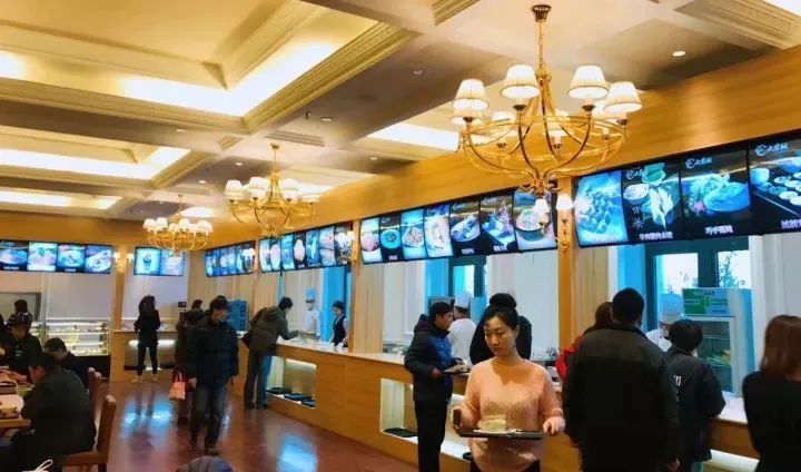 大爱城酒店∣匠心服务社区，每一餐都是亲情的滋味