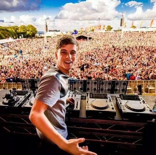 黑胶图书馆|*院妓**改造的唱片店,男人女人都想去