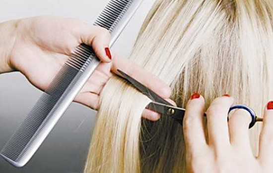 如何把直刘海梳成八字刘海,怎么让刘海变直不用软发剂