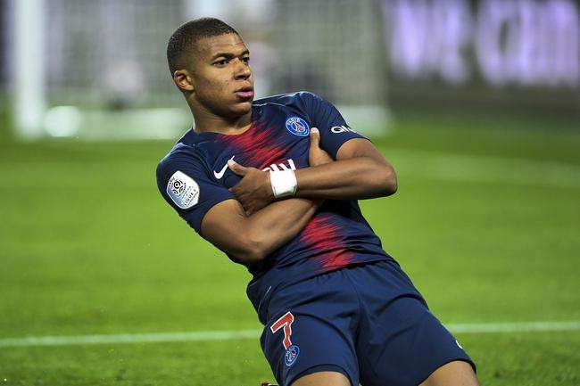 这个79号价值1亿欧元！曼联认定他就是下一个C罗！