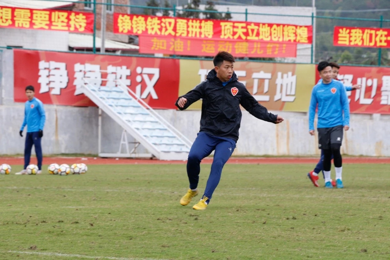 广东华南虎广州恒大,梅州铁汉生态队对恒大