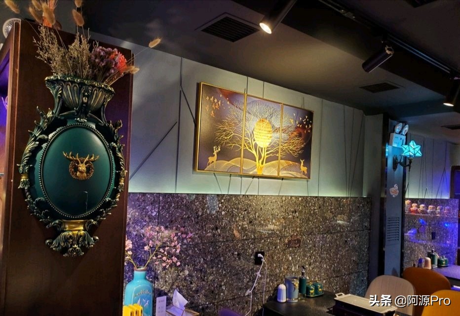 哈尔滨有上百家串店，凭什么他家天天排队，好像吃串不要钱似的！