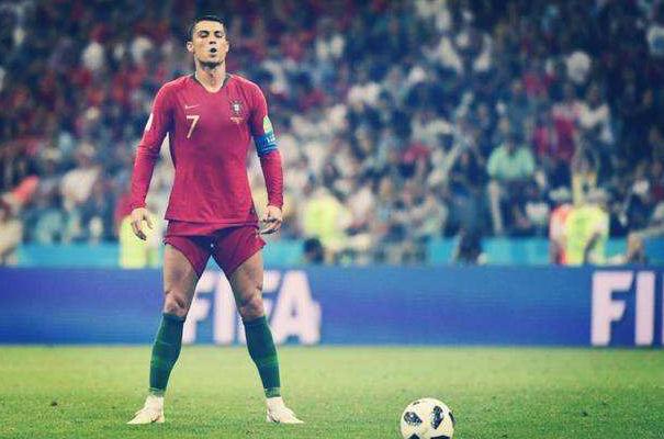 足坛十佳球伊布占一半,伊布能不能算梅罗之下第三人