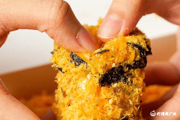 冰淇淋泡芙，3块钱1个，嘿嘿