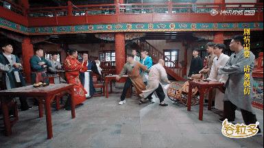 德云社第25年，相声“过时”？郭德纲逼下梁山