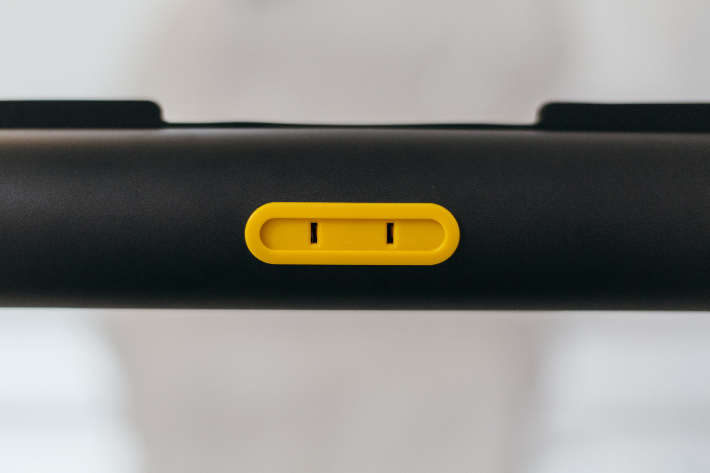 灏忛噾鏅鸿兘鎶樺彔璺戞鏈簁12pro,濂崇敓蹇箰鍚戝墠鍐茶窇姝ユ満