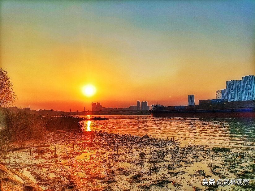 妹子说她是美术老师,女生说你是摄影师