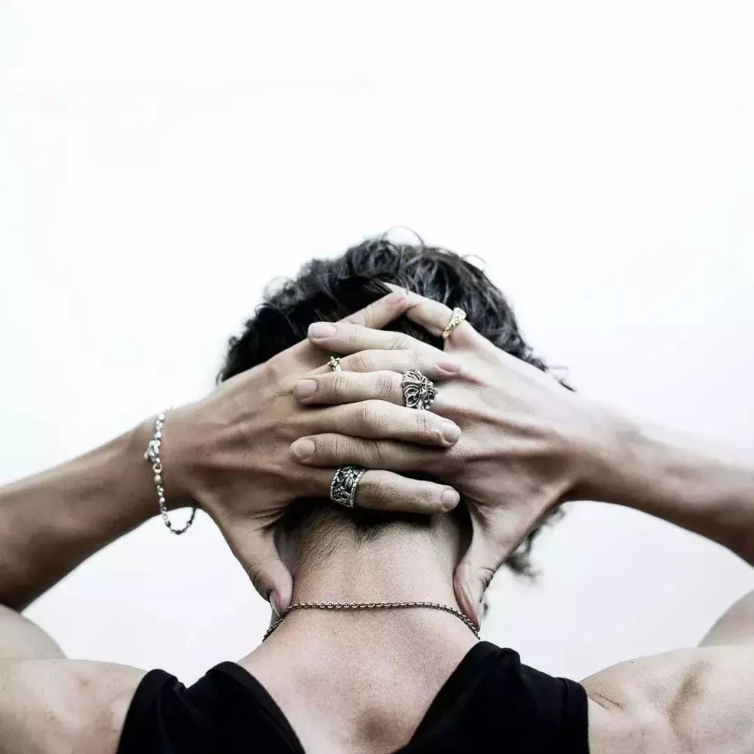 100多块钱的银戒指是真的吗,真的会有人花几千万买一个手表吗