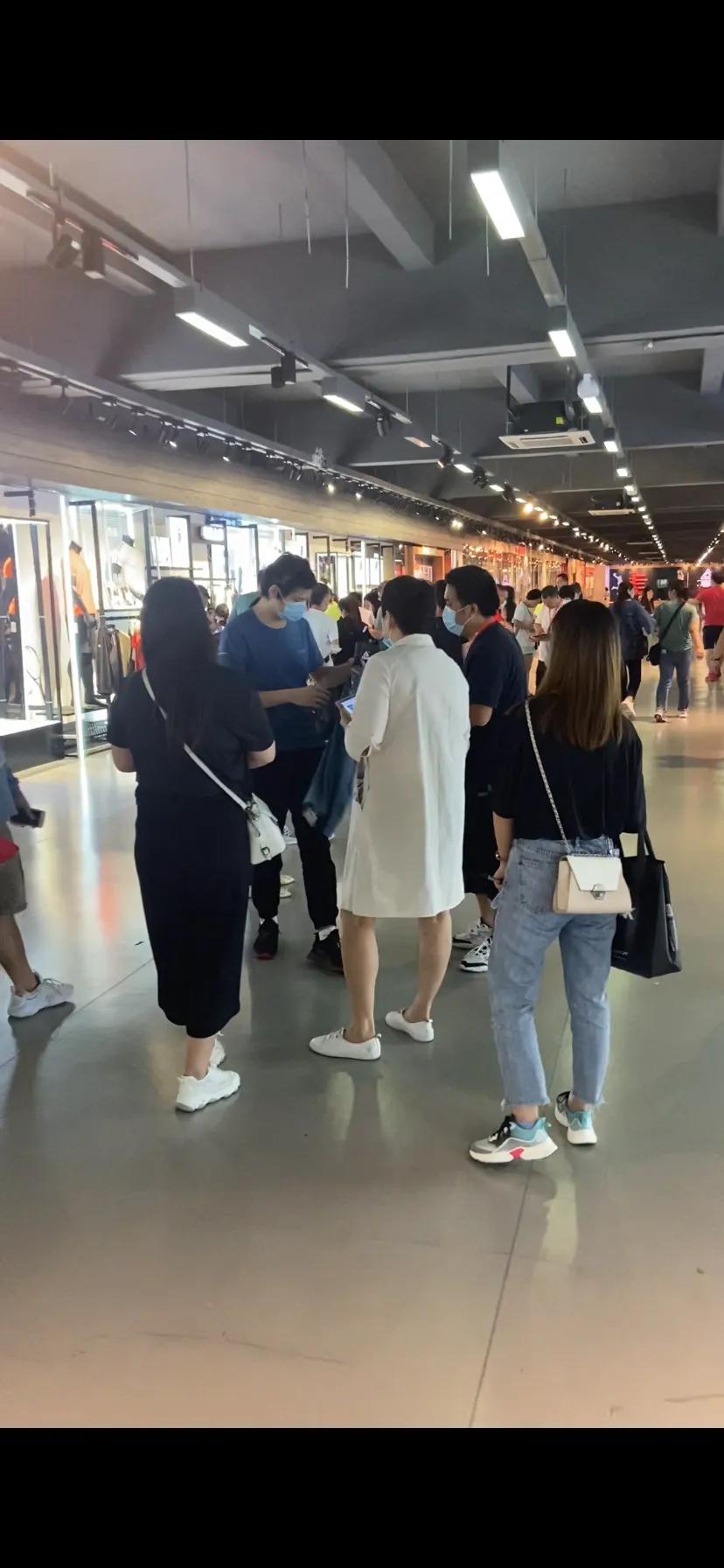 开了15年服装店的老板揭秘服装品牌商的套路