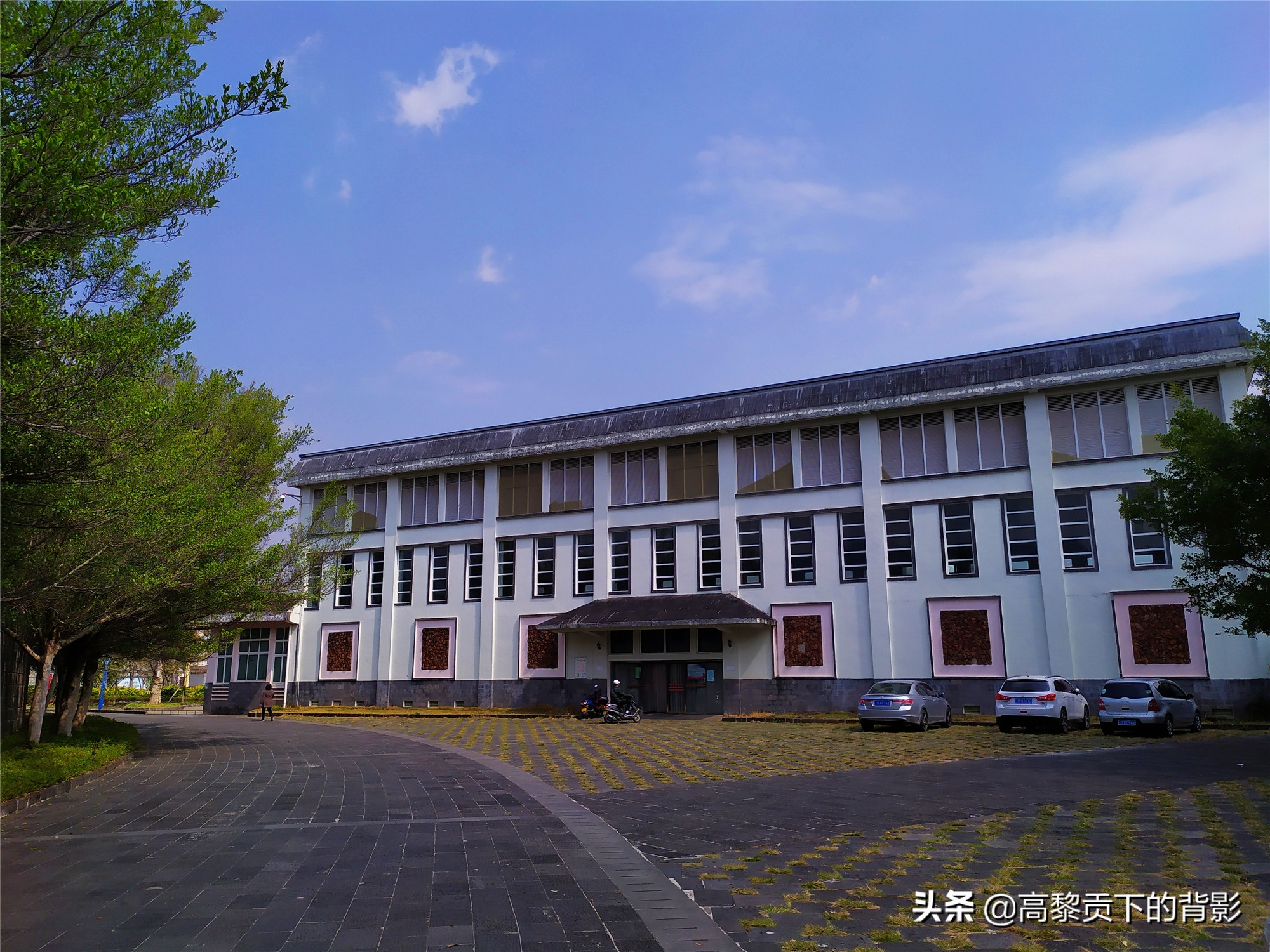 云南腾冲偶遇篮球赛顺便看看腾冲的体育设施如何？