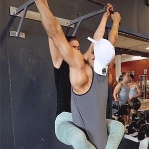 90后奶爸搞怪哄娃,肌肉奶爸带娃路人反应