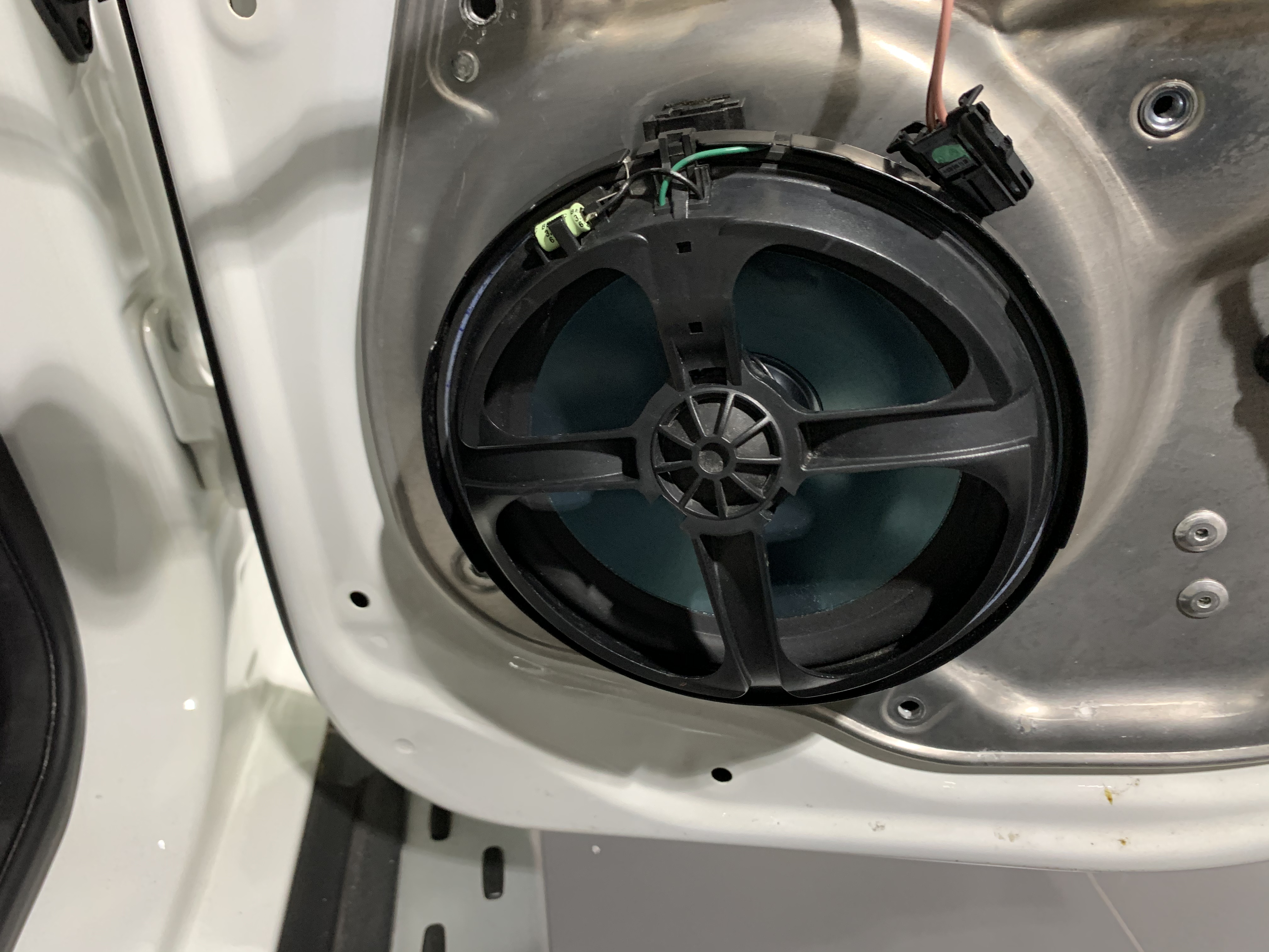 奔驰glk300音响改柏林之声多少钱,奔驰glk300改哈曼卡顿