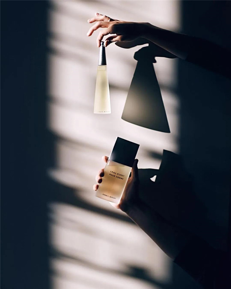 三宅一生褶皱外搭,三宅一生的褶皱艺术