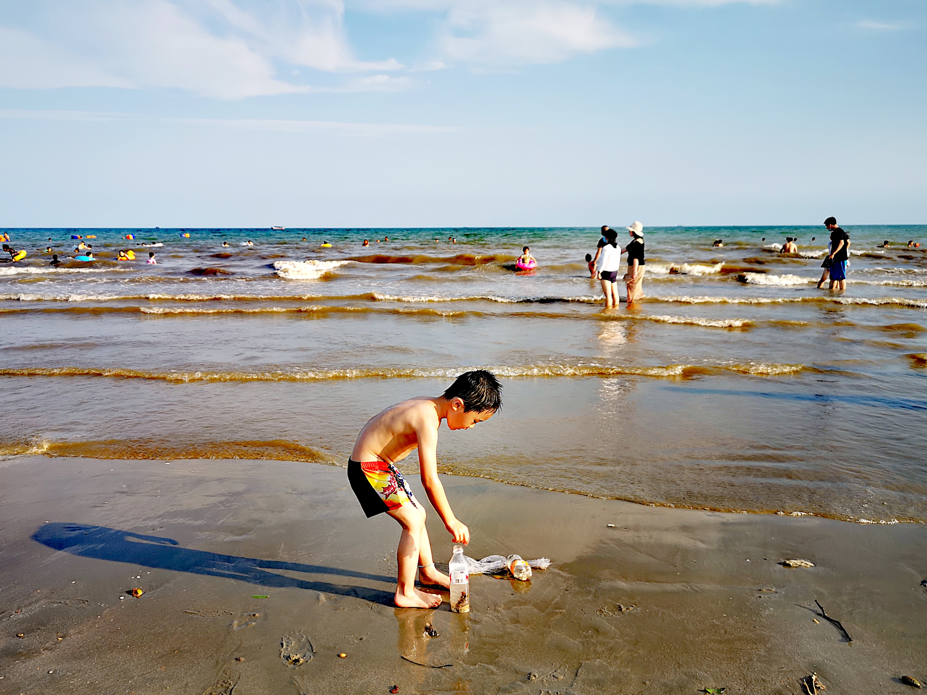 雨天东兴万尾金滩游,冬季东兴万尾金滩