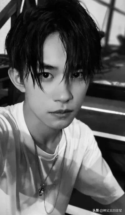 超帅易烊千玺,汪涵夸易烊千玺帅