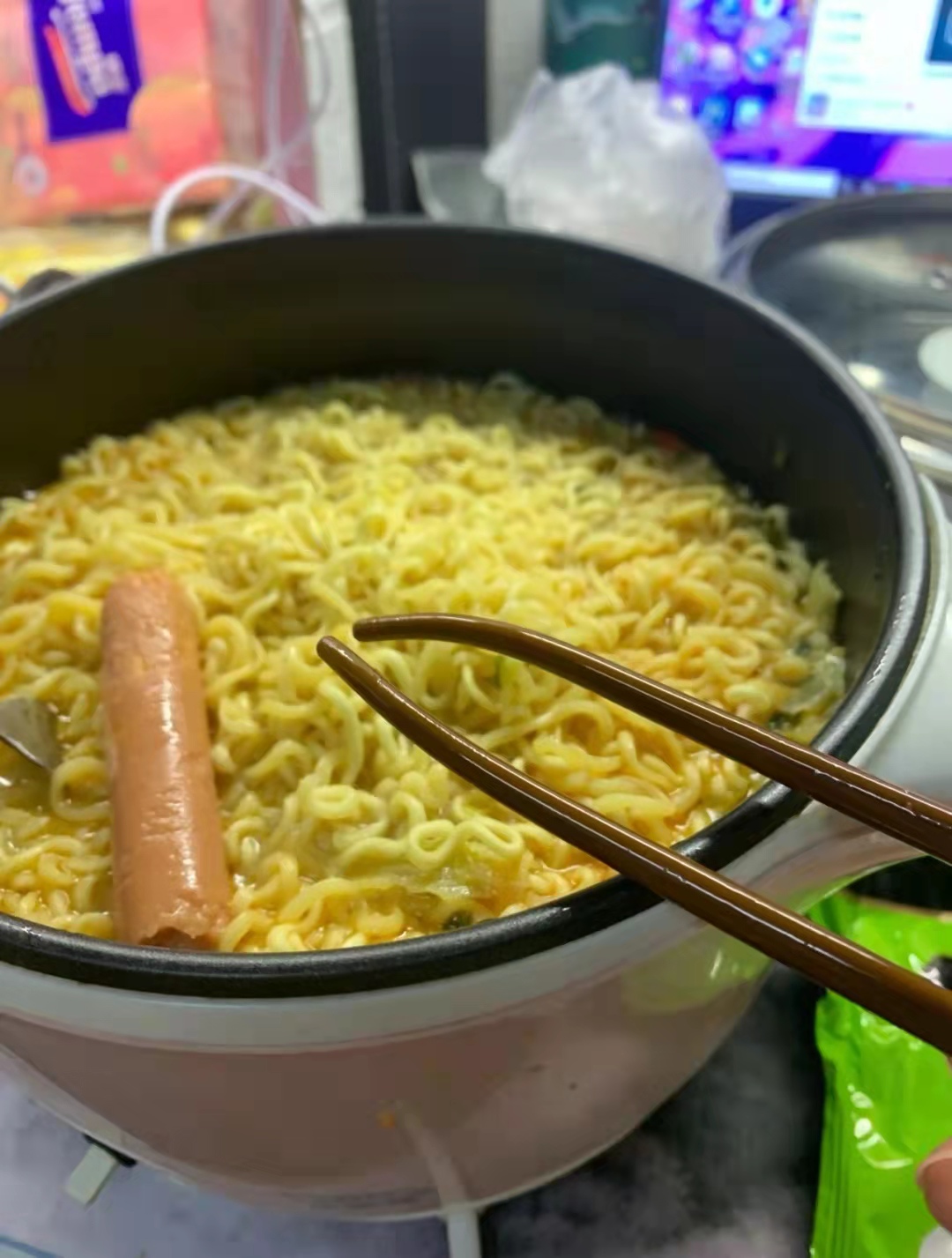 浣犳兂璞＄殑emo鐬棿,璁╀綘emo鐨勭灛闂存湁鍝簺