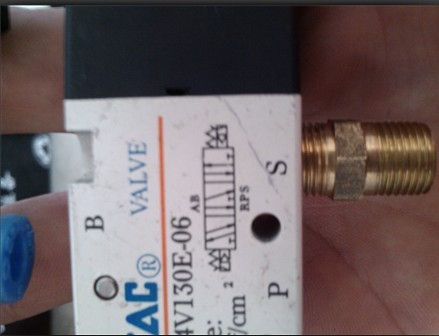 二位四通电磁阀和二位五通电磁阀,两位四通和两位五通电磁阀示意图