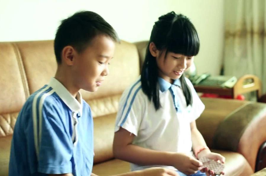 十岁孩子总想亲妈妈嘴怎么引导,怎么正确引导孩子亲嘴