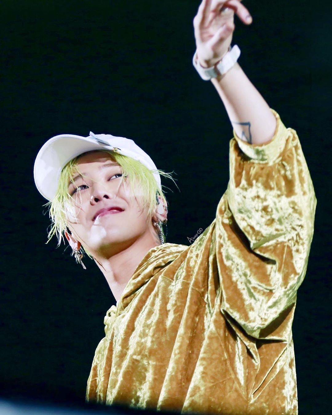 染发、穿环不准上台：20年前韩国偶像「五*禁大**忌」李孝利也经历过