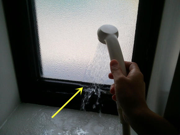 如何除窗户霉菌,浴室浴帘黑霉菌如何清理